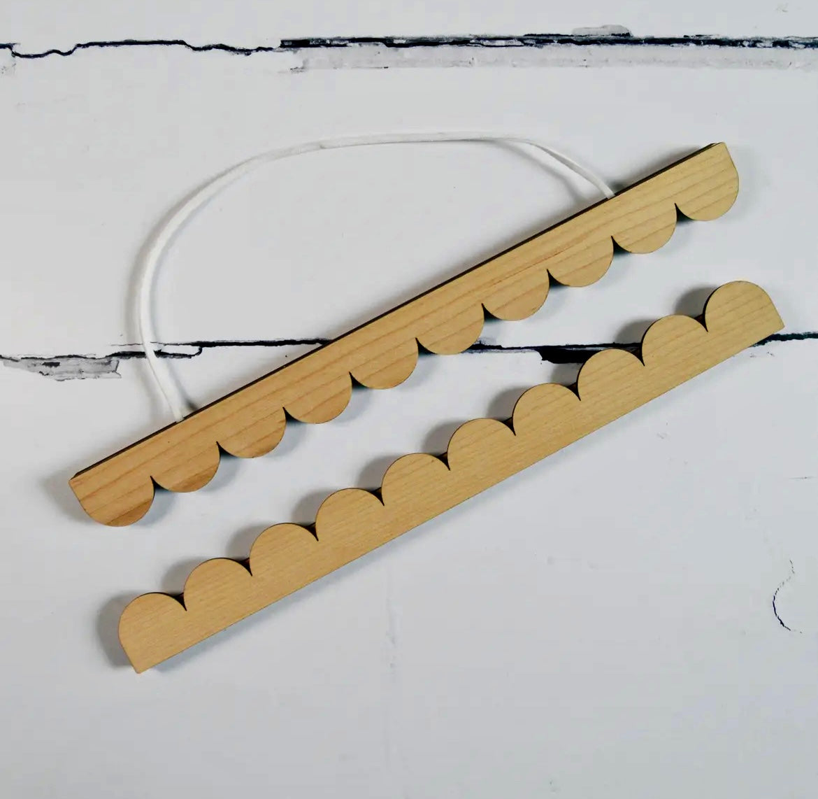 A3 Scalloped Picture / Poster Hanger - THE BRISTOL ARTISAN