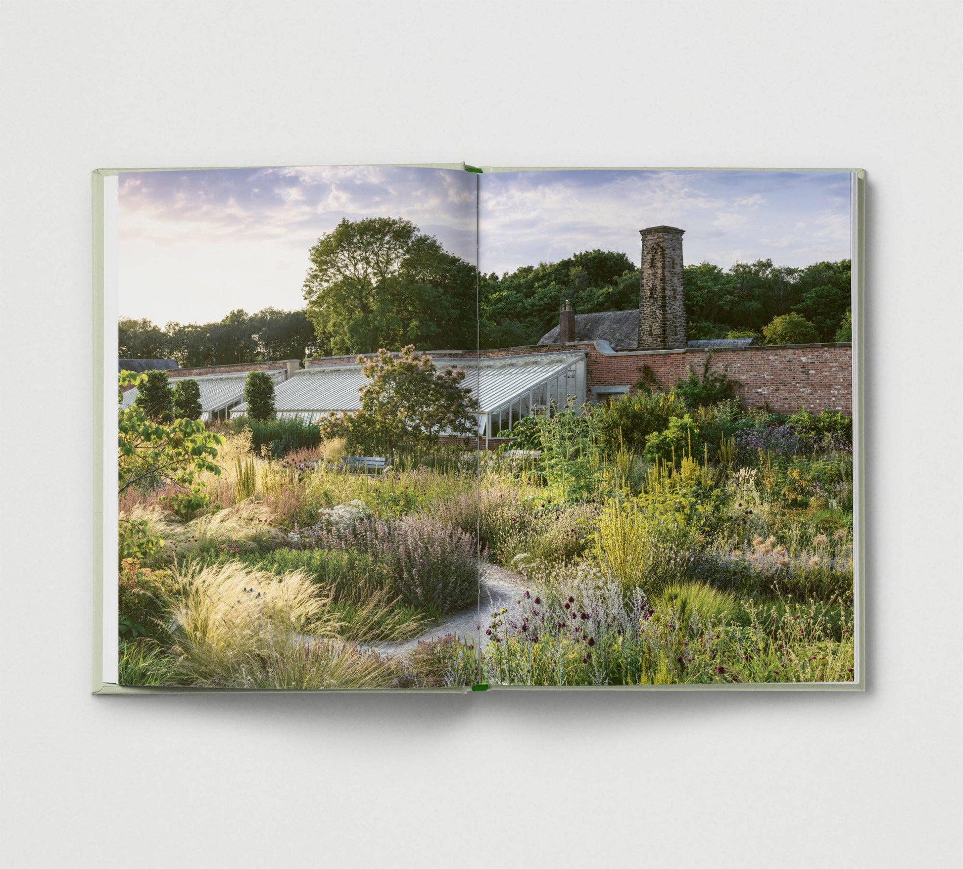 Britain's Best Gardens by Hoxton Press - THE BRISTOL ARTISAN